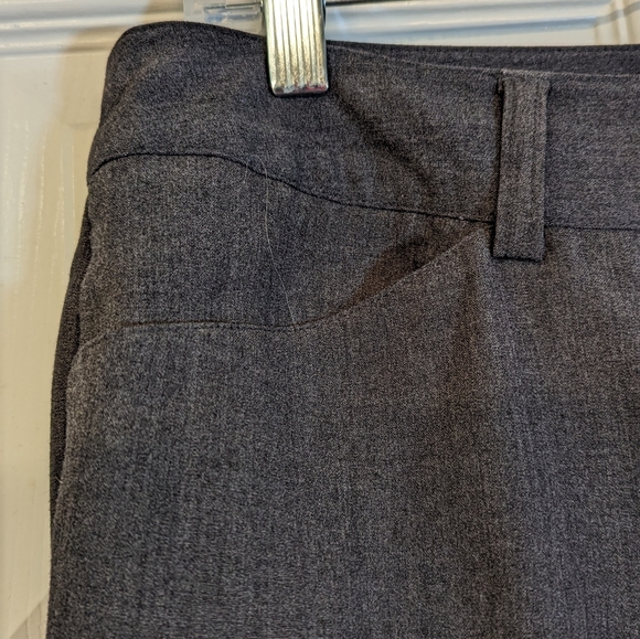 Chico's Women's slimming gray stra Throuser pants straight wide leg size 1 Short - Picture 8 of 9